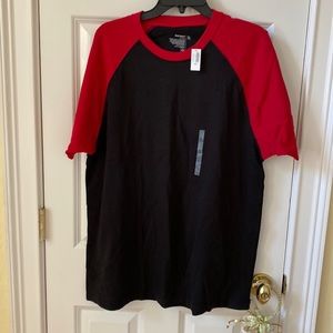 Old Navy Men 100% cotton Short Sleeve
Baseball Tee - size XL , New.  Red/black🆕